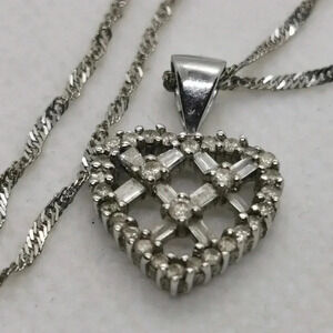 1.0tcw  10k heart necklace